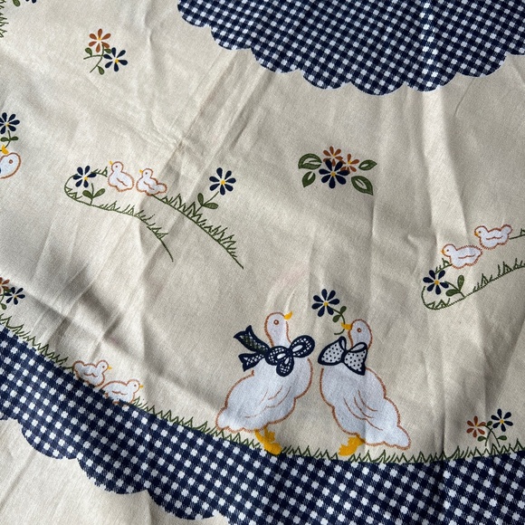 Vintage Blue Ribbon Goose Tablecloth Round 70" D. Floral White Gingham - Picture 2 of 8